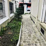 Lovely Studio next to Montmartre
